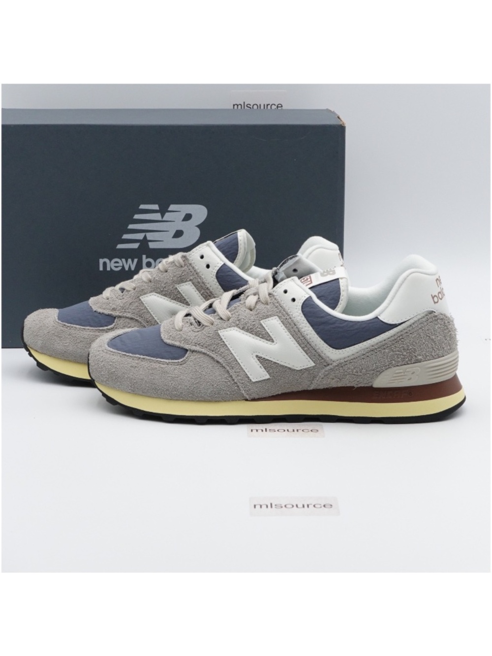 NEW Size 9.5 Men's New Balance 574 Suede Sneakers U574WGN Arid Stone/Sea Salt